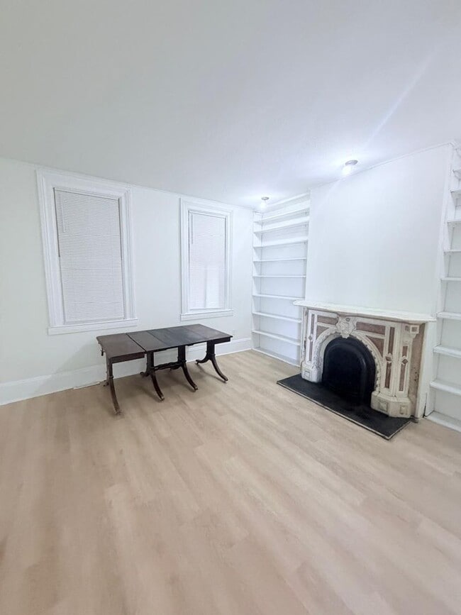 Building Photo - 2604 W 27th St