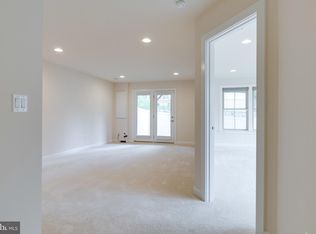 Building Photo - 7200 Holywell Lane
