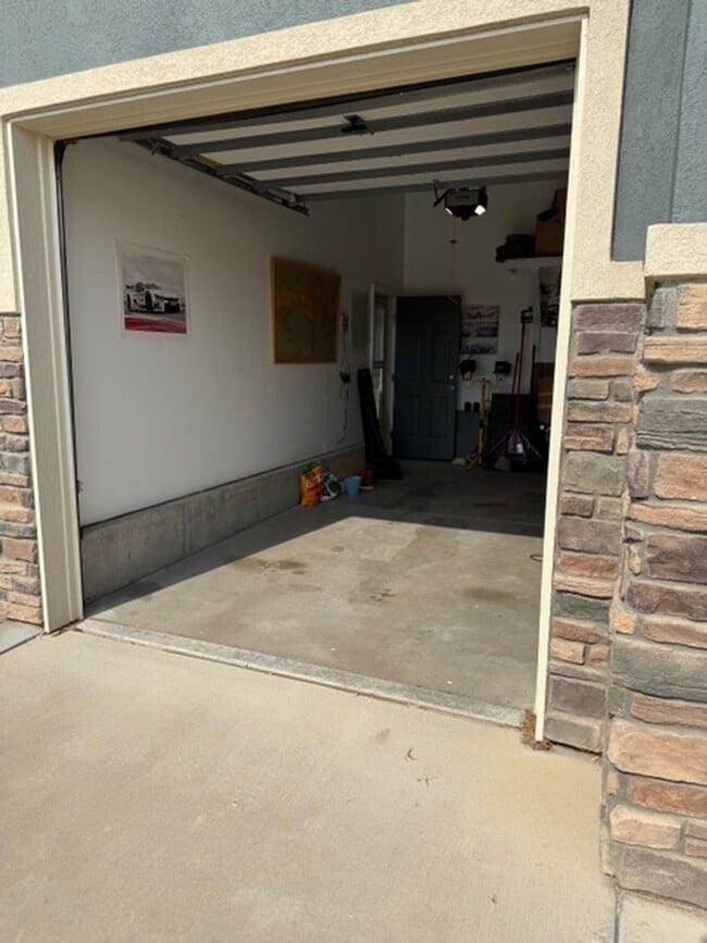 Building Photo - Studio with Den in Private Arvada Home