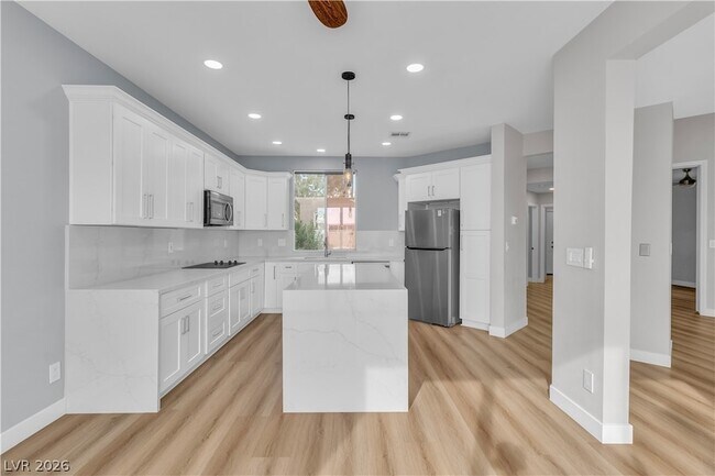 Building Photo - 1712 Estrella St