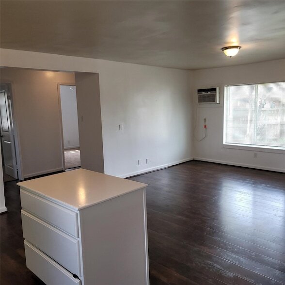 Building Photo - 5103 Willow Glen Dr
