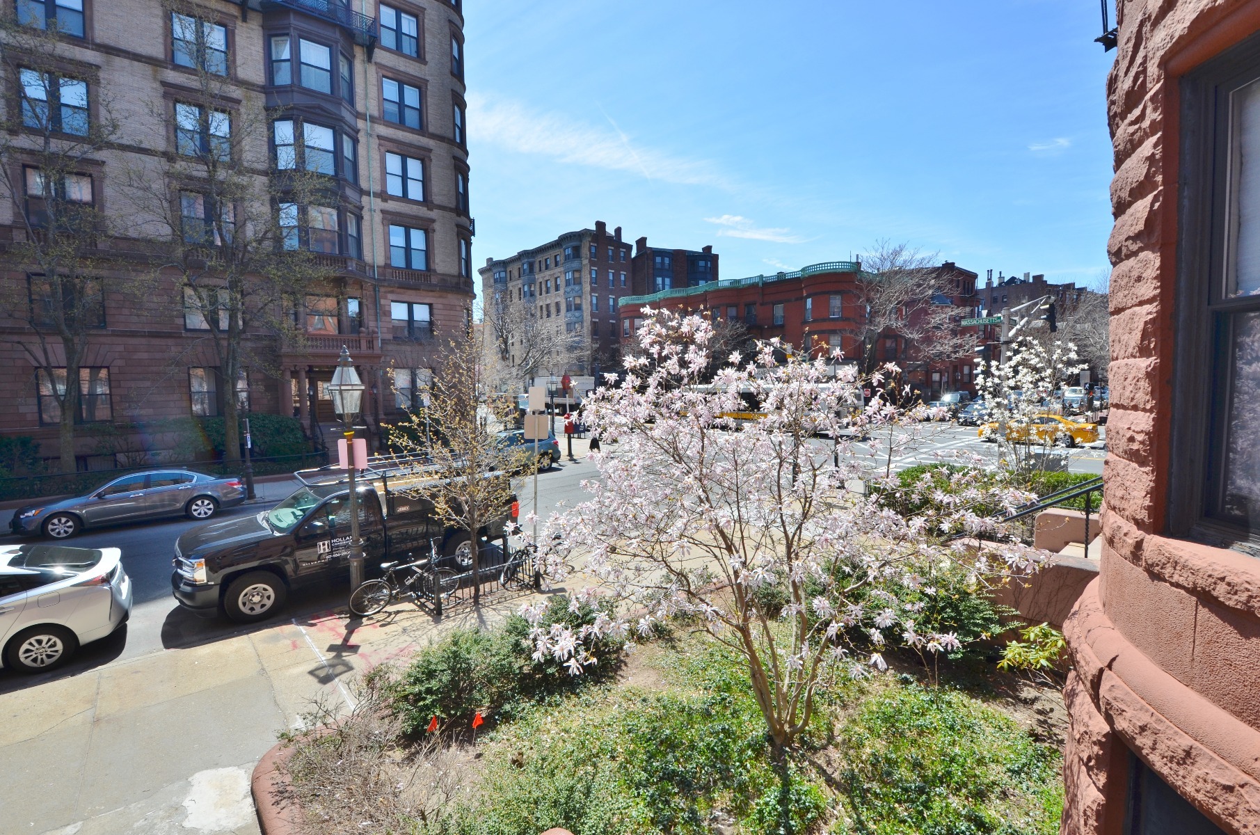 Building Photo - 407 Marlborough St