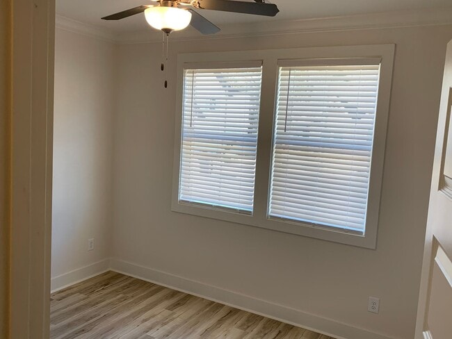 Building Photo - Piper Glenn Subdivision