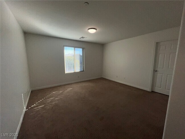 Building Photo - 3212 Daffodil Ridge St