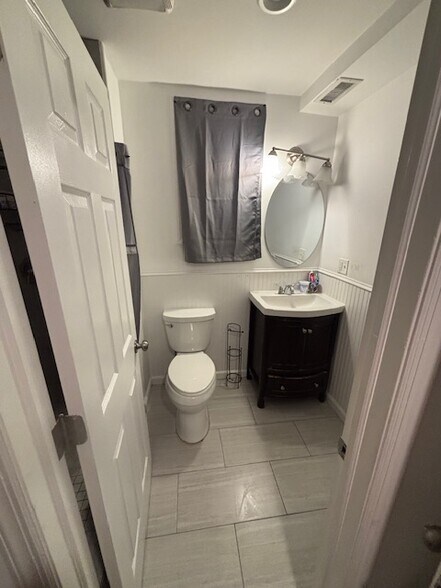 Building Photo - 23 Finney Ln