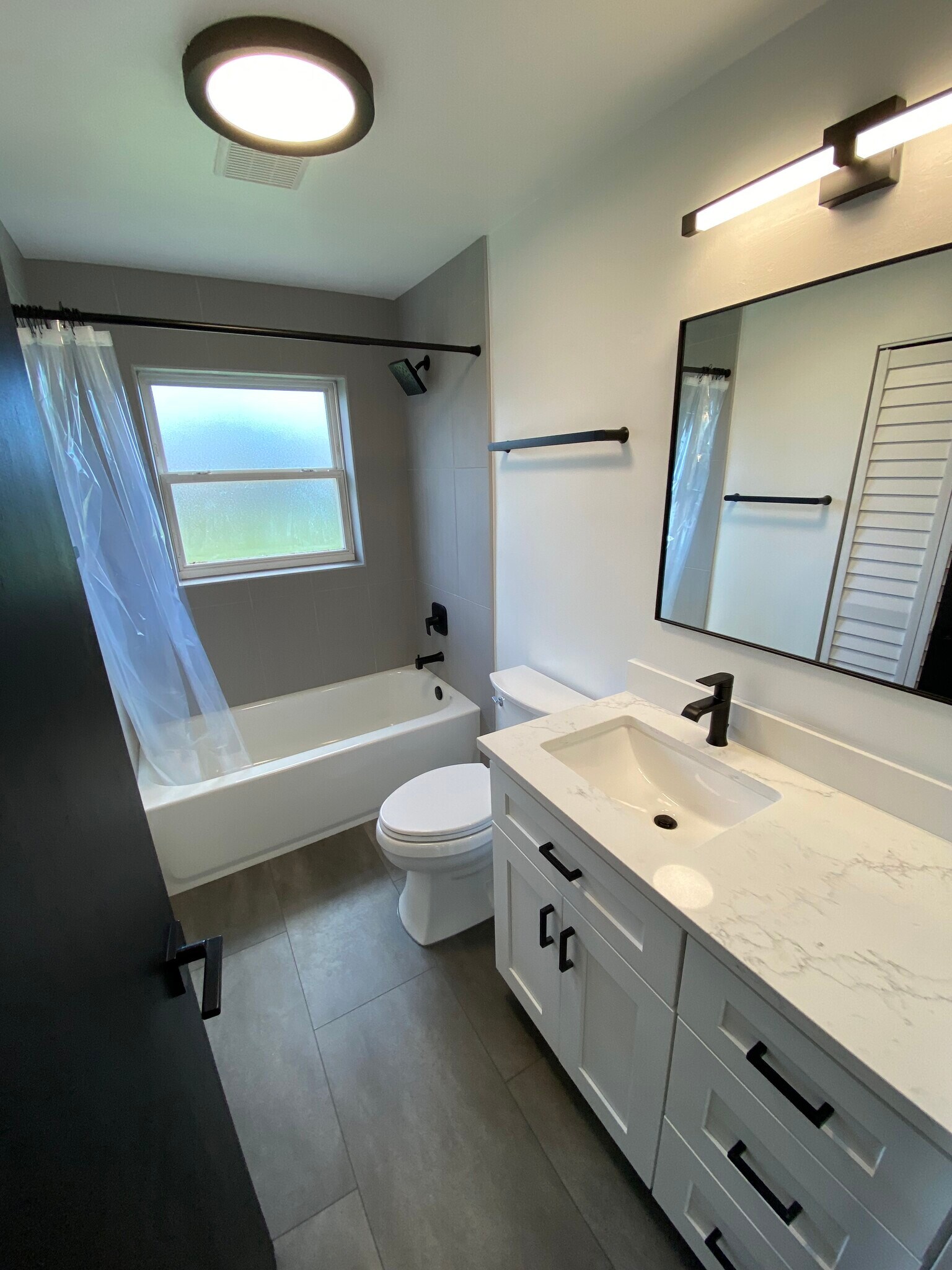 Bathroom - 2212 Perry St