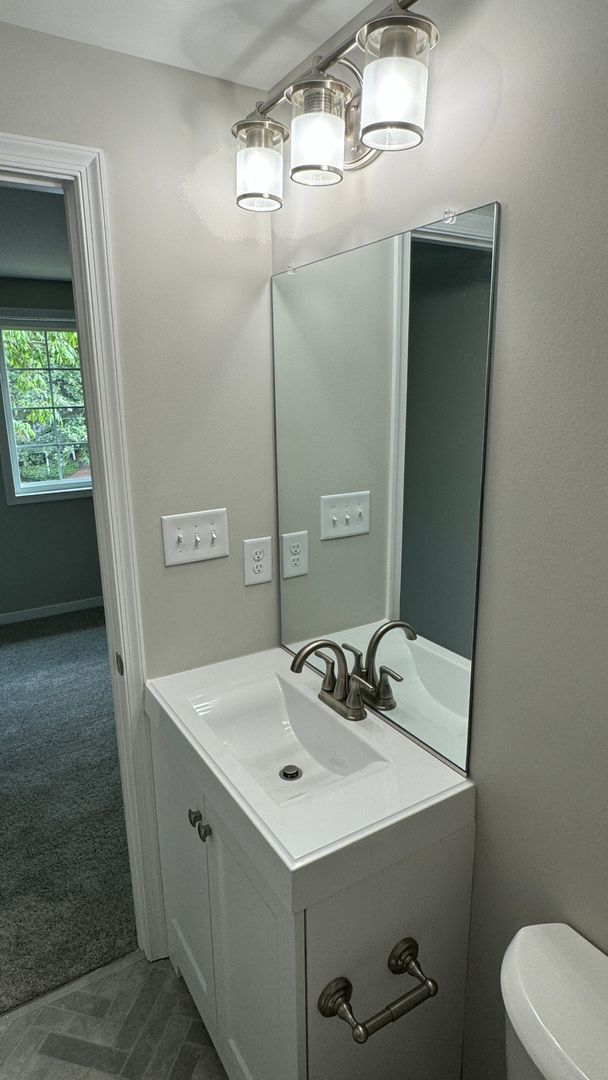 Building Photo - Town Home in Greenaire Woods