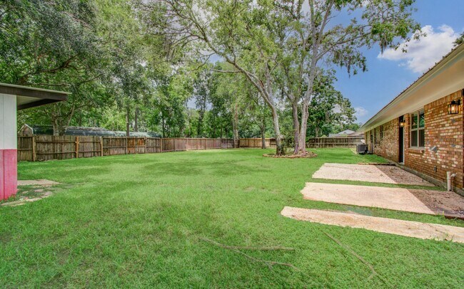 Building Photo - 6930 S Oak Bend Dr