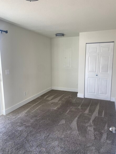 Building Photo - 777 E Main St