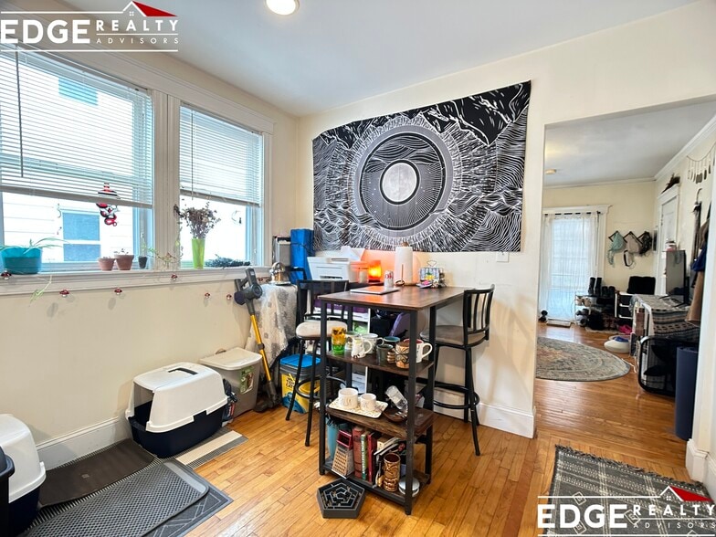 Building Photo - 218 Foster St