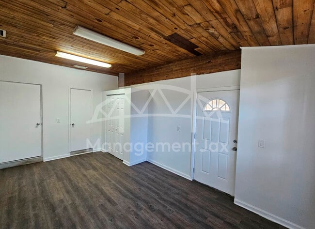 Building Photo - 1010 Edgewood Ave W