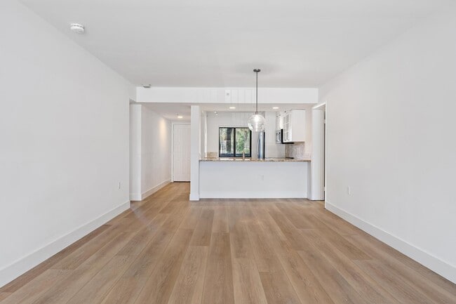 Building Photo - 1501 Marina Isle Way