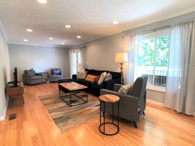 Building Photo - Receive $500 Off the First Month's Rent if...
