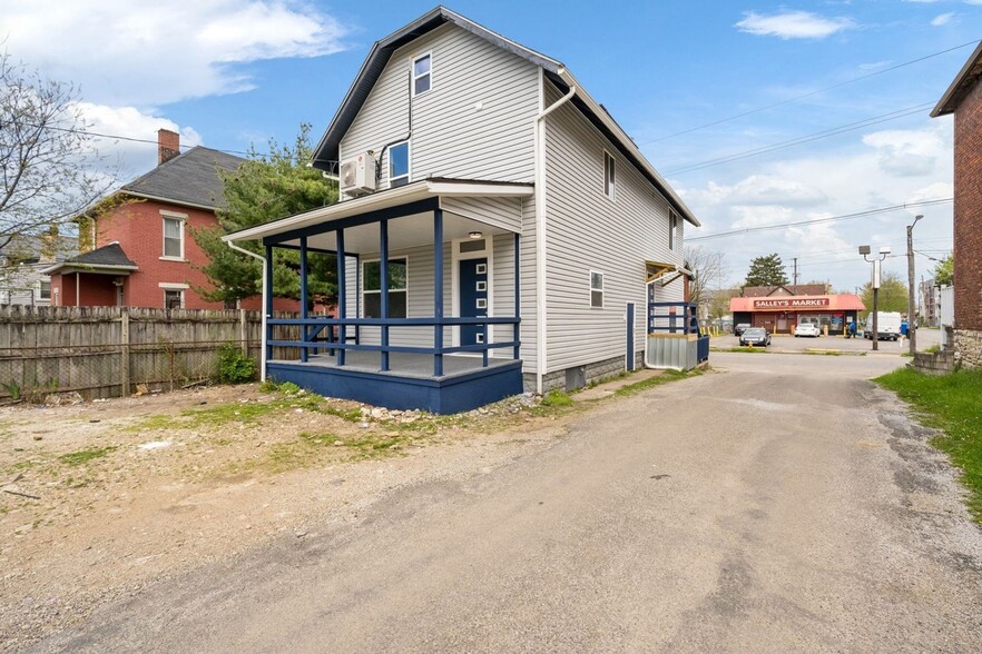 Building Photo - 741 Sullivant Ave