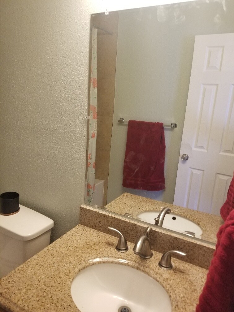 Freshly painted Upstairs Bath - 7141 Quivas
