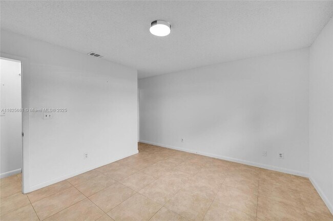 Building Photo - 3453 NW 44th St