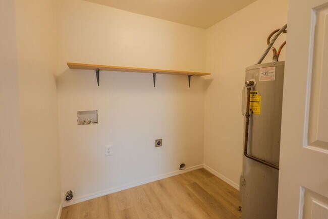 Building Photo - $500.00 MOVE-IN CREDIT TOWARDS FIRST MONTH RENT!!!!!!!! Beautiful Santa Rita Townhome in Sahuarita!!
