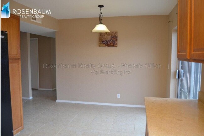 Building Photo - 931 W Martin Rd