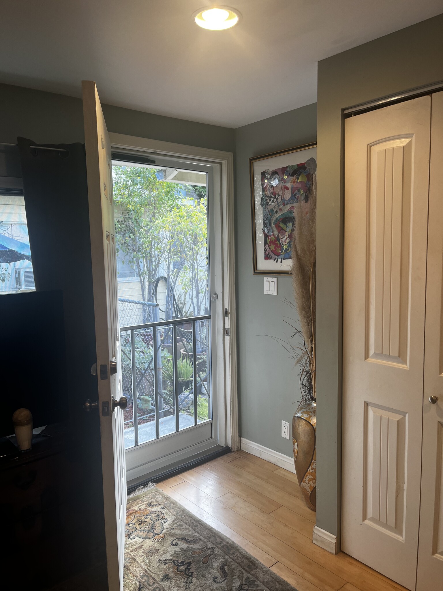 Entrance to living room - 14119 Erwin St