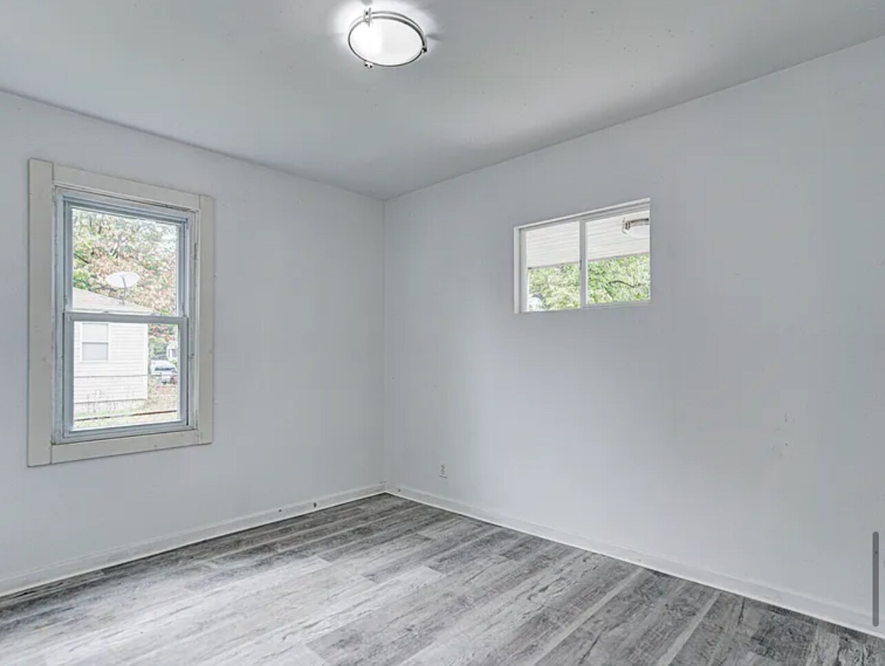 Building Photo - 734 N Arnolda Ave