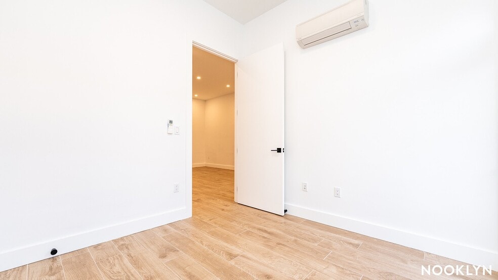 Building Photo - 897 New York Ave