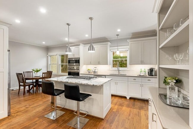 Building Photo - 782 Piedmont Way NE