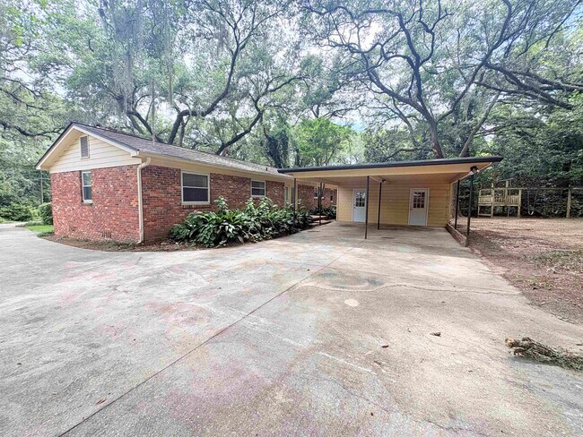 Building Photo - 1504 Sunset Ln