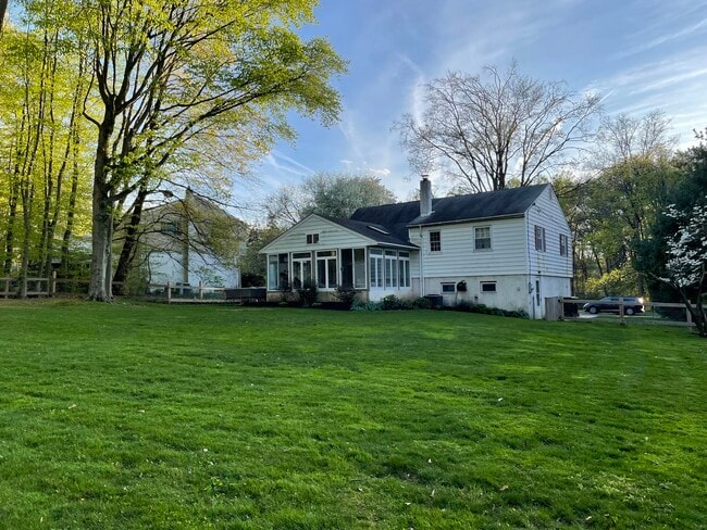 Building Photo - 204 Dorset Way