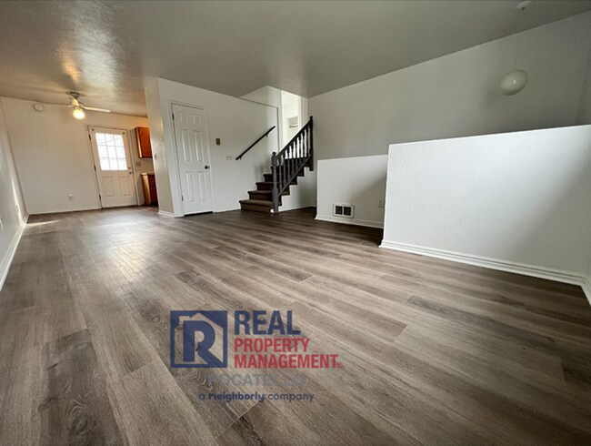 Building Photo - 1215 Cottage Ave