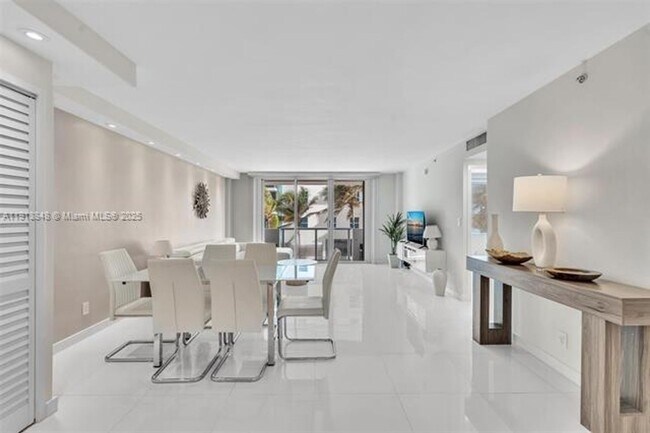 Building Photo - 9195 Collins Ave