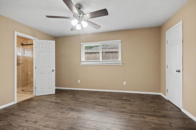 Building Photo - 16807 David Glen Dr