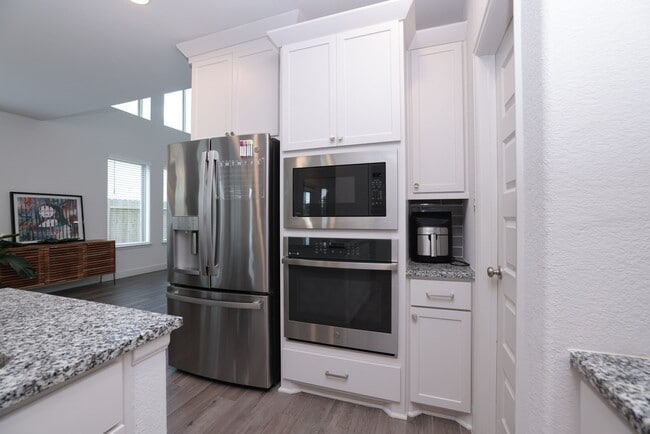 Building Photo - 317 Rise Ln