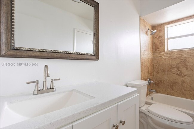 Building Photo - 5021 W Oakland Park Blvd