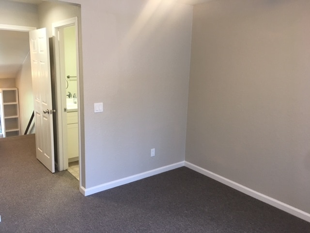 Building Photo - 9919 Paseo Montril