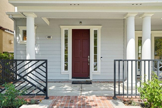 Building Photo - BRIGHT, OPEN RESIDENCE IN RIVERMARK HOME WITH EXCELLENT LAYOUT