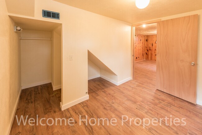 Building Photo - Comfortable Home in Residential Walla Walla