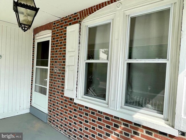 Building Photo - 692 Lenni Rd