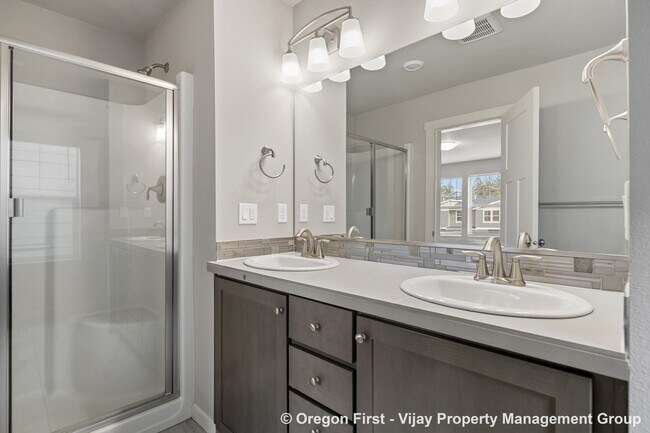 Building Photo - 3662 SE 67th Ave