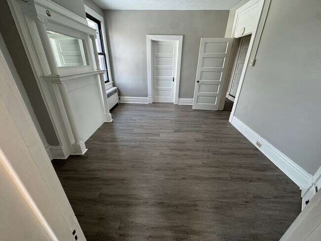 Building Photo - 810 Amity St