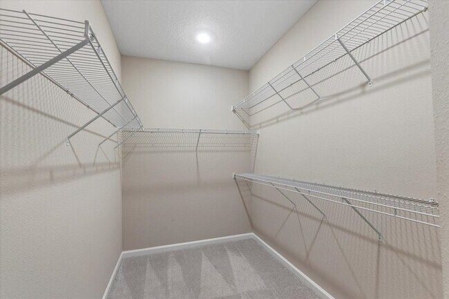 Building Photo - 1719 Amberly Dr