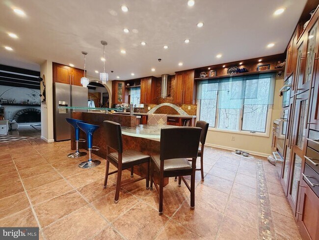 Building Photo - 1317 Mettler Rd