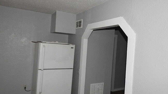 Building Photo - Cute little 1 bedroom house in Independenc...