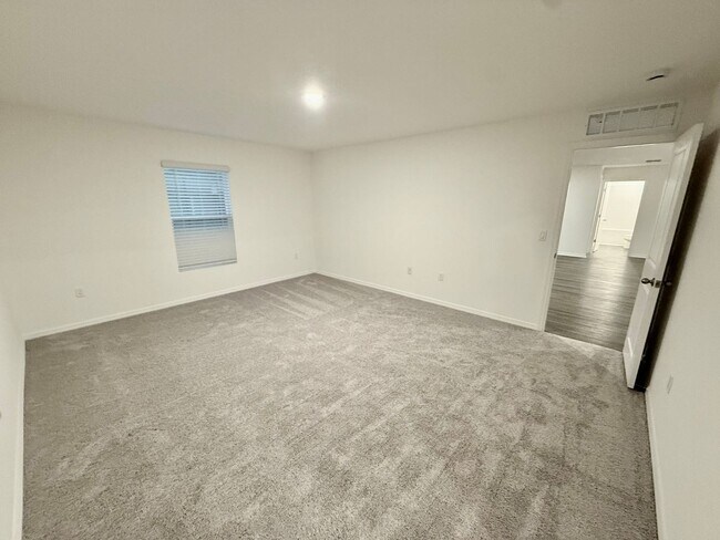 Building Photo - **Move-In-Special** Brand New 4-Bedroom Home in Poinciana – Available Now!