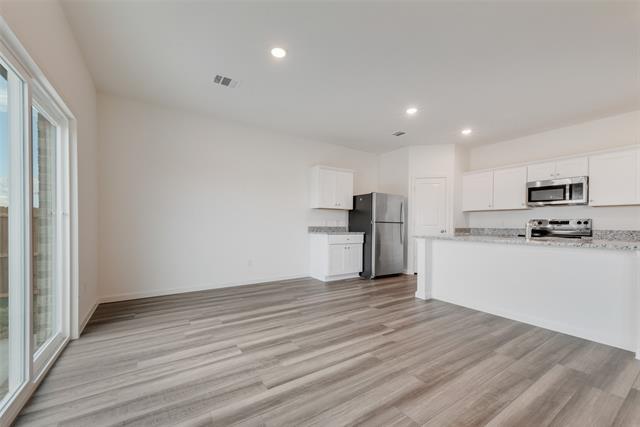 Building Photo - 2126 Mdw Pk Dr