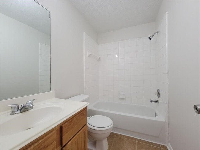 Building Photo - 19331 River Bottom Rd