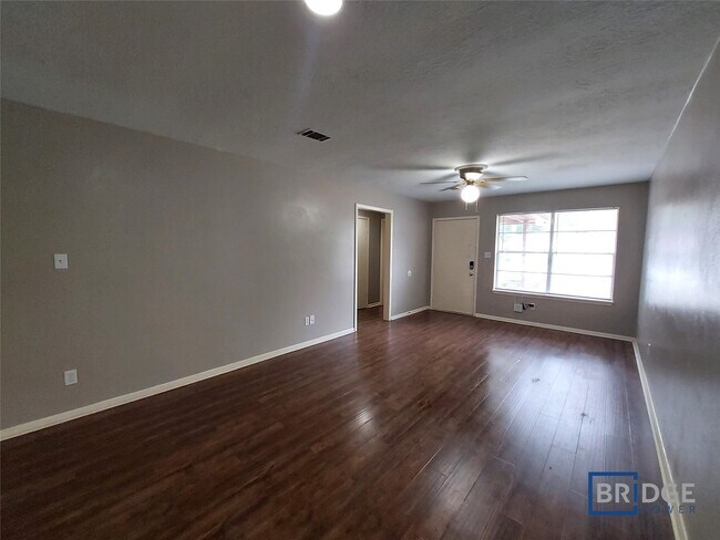 Building Photo - 1611 Hazelwood St