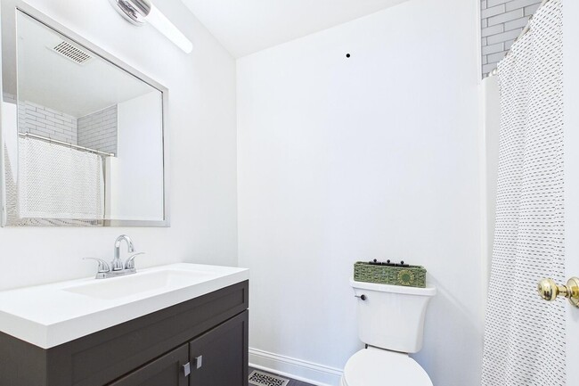 Building Photo - 764 Cherry Creek Dr