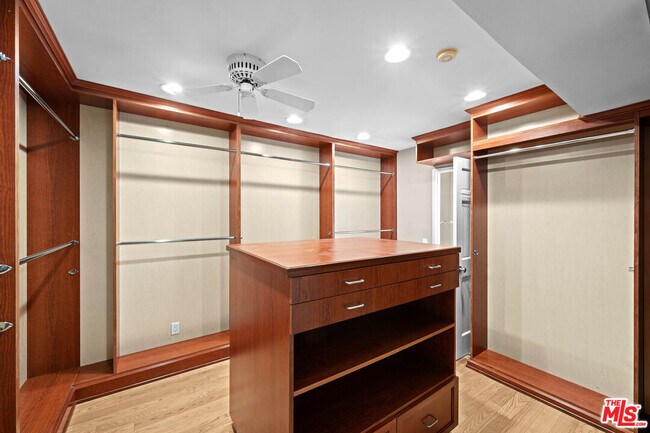 Building Photo - 17088 Palisades Cir