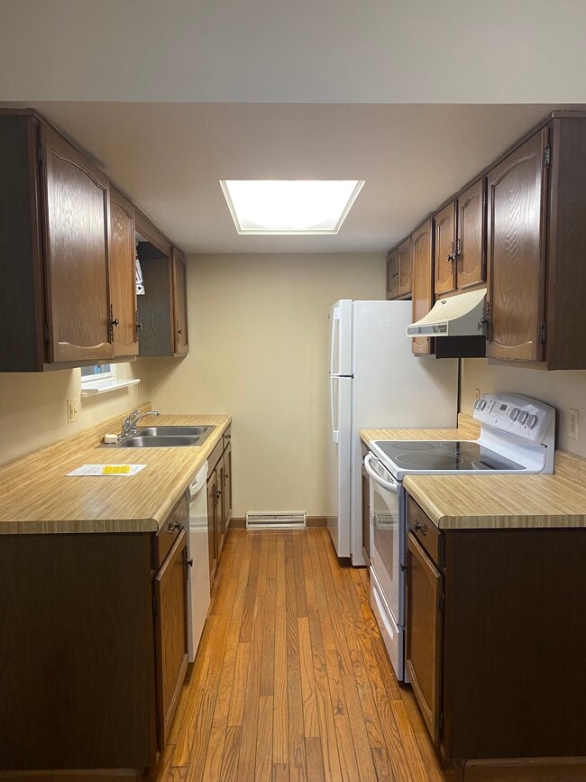 Building Photo - 4238 Mohican Dr