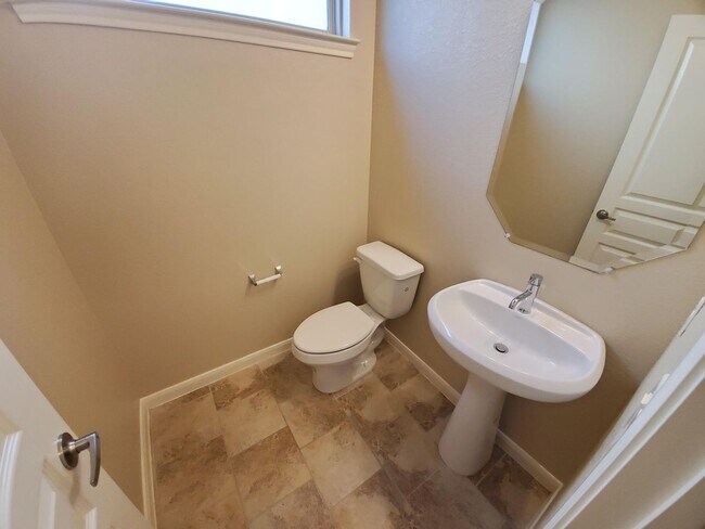 Building Photo - Beautiful Lavon home over 2600 sqft!